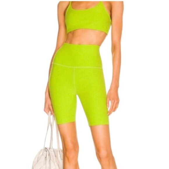 Women’s Beyond Yoga space dye high biker shorts Matcha Lime Green - Picture 2 of 8